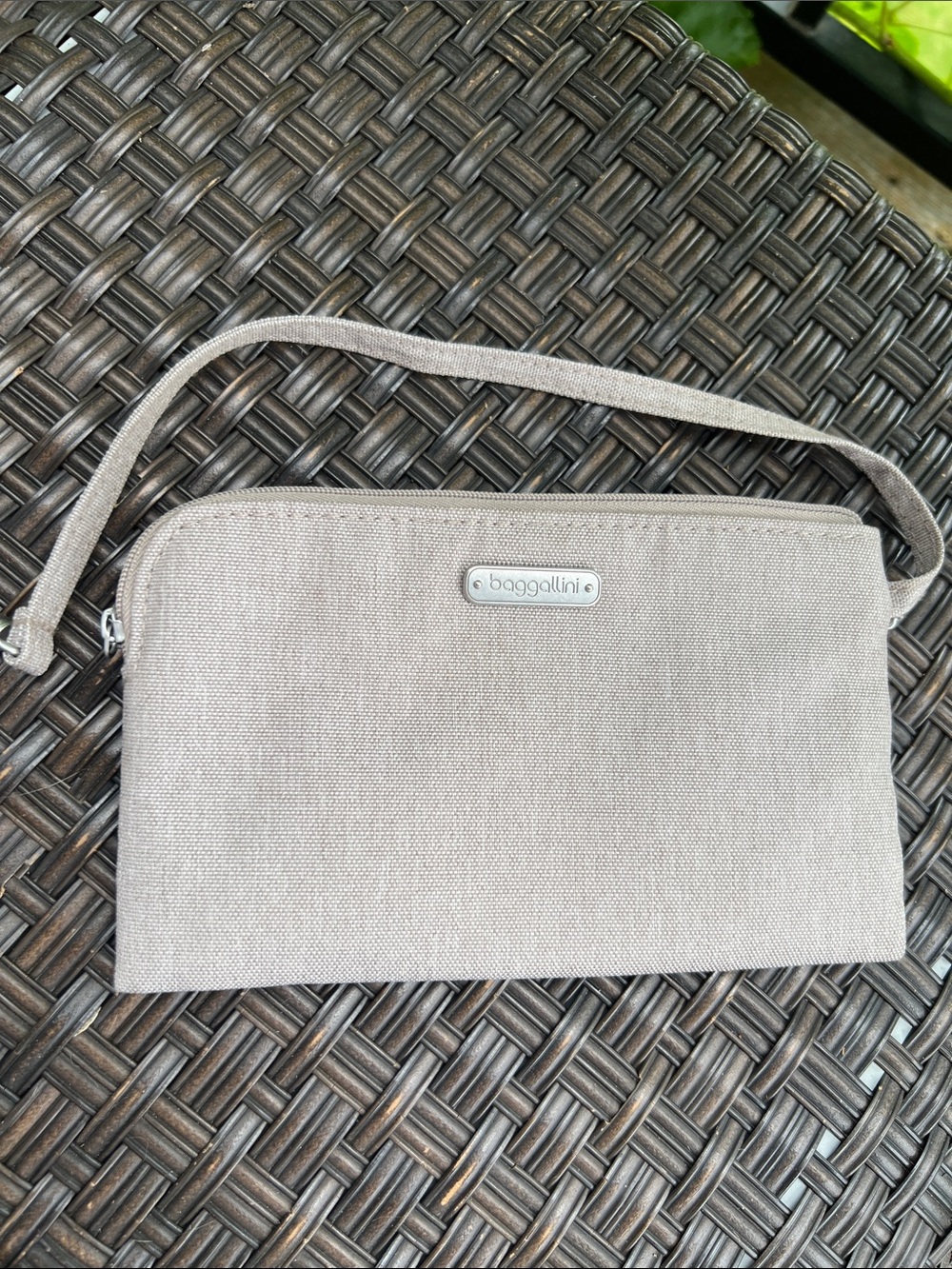 Baggallini Small Crossbody Wallet - Taupe